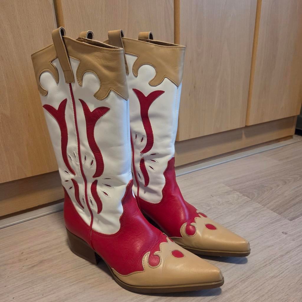 Opvallende cowboylaarzen rood, wit en beige, Hoge laarzen, Ophalen of Verzenden, Zo goed als nieuw, Rood