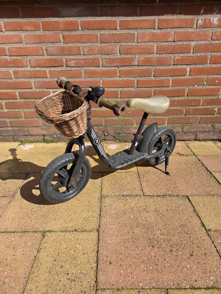 Loopfiets met mandje, Kinderen en Baby's, Speelgoed | Buiten | Voertuigen en Loopfietsen, Ophalen, Loopfiets