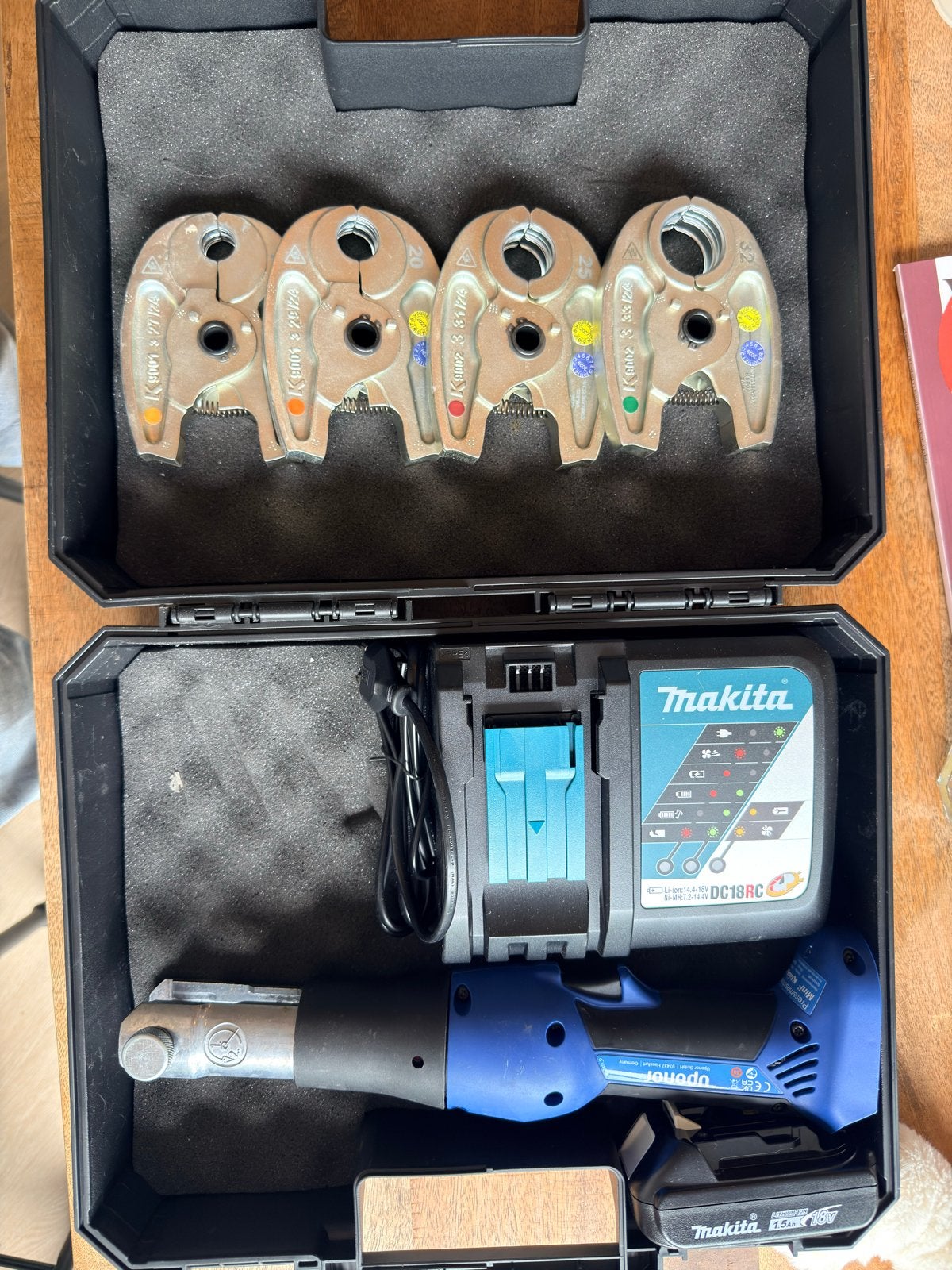 Uponor Mini 2 persmachine met toebehoren, Ophalen, Zo goed als nieuw