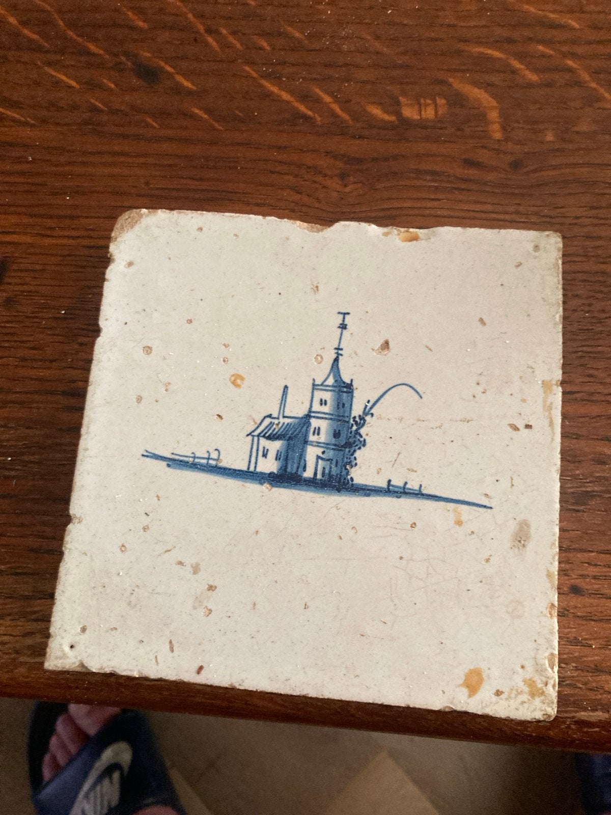 Antieke Delfts Blauwe Tegel met Kerkje, Antiek en Kunst, Antiek | Wandborden en Tegels, Ophalen of Verzenden