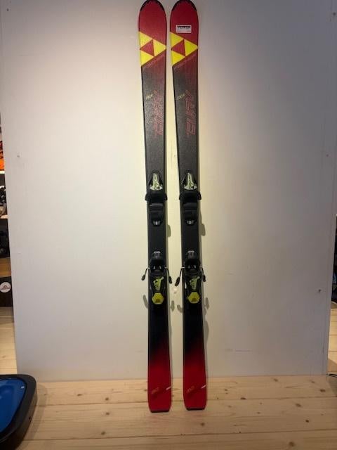 Fischer RC4 The Curv Junior Carveski's lengte 150 cm Netjes, 140 tot 160 cm, Ophalen of Verzenden, Carve, Skiën