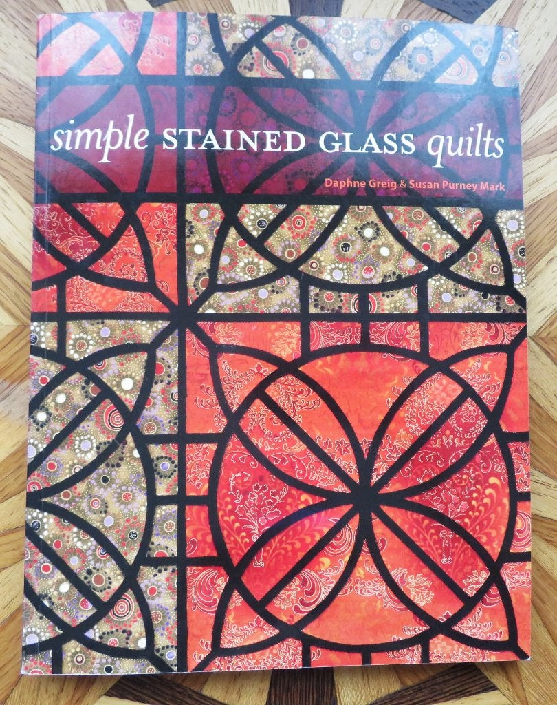 Simple Stained Glass QUILTS, Boeken, Ophalen of Verzenden, Zo goed als nieuw, Borduren en Naaien