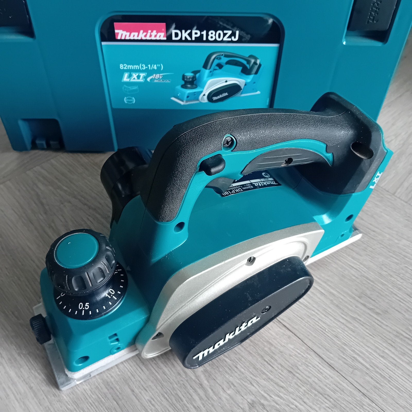 Makita DKP180 accu schaafmachine 18V Mbox, Ophalen, Zo goed als nieuw, Accu