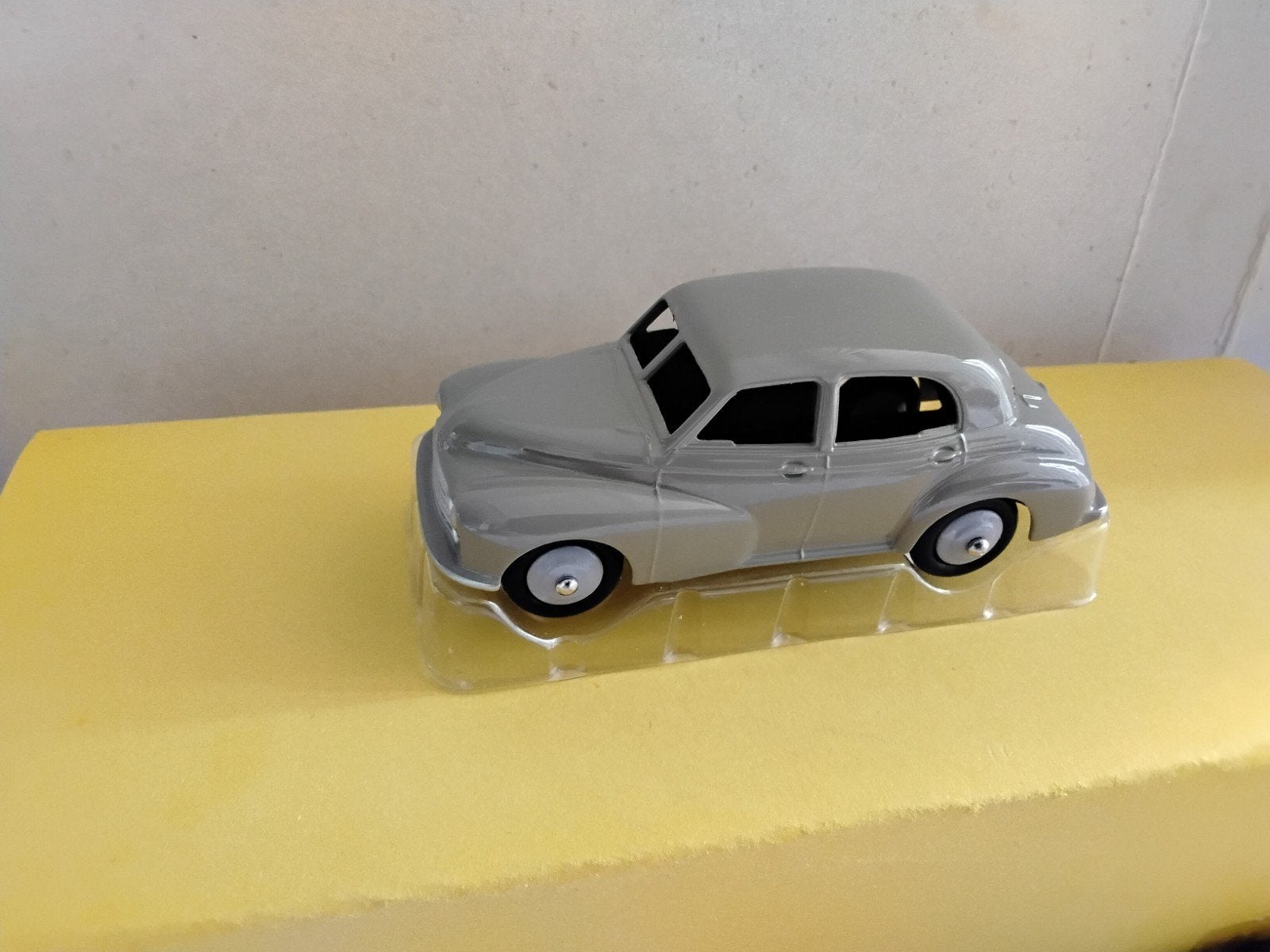 DINKY TOYS ATLAS   MORRIS OXFORD SALOON  NO 159, Hobby en Vrije tijd, Ophalen of Verzenden, Zo goed als nieuw, Auto, Dinky Toys
