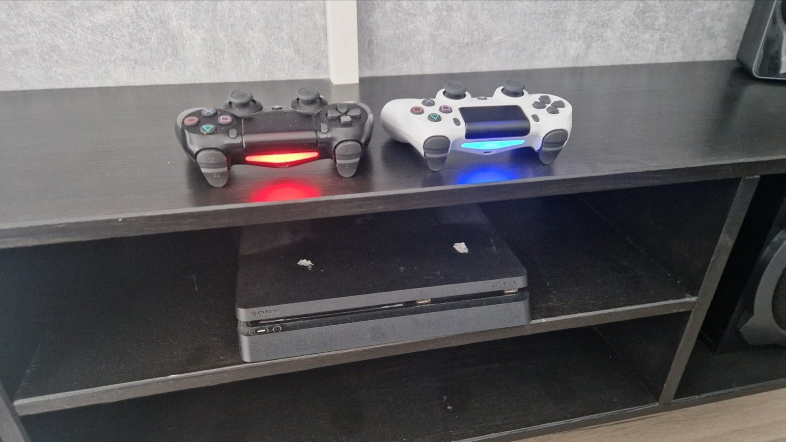PS4 Slim 500 gb met 2 (4) controllers, VR-set en games, Ophalen, Zo goed als nieuw, Met 3 controllers of meer, Slim