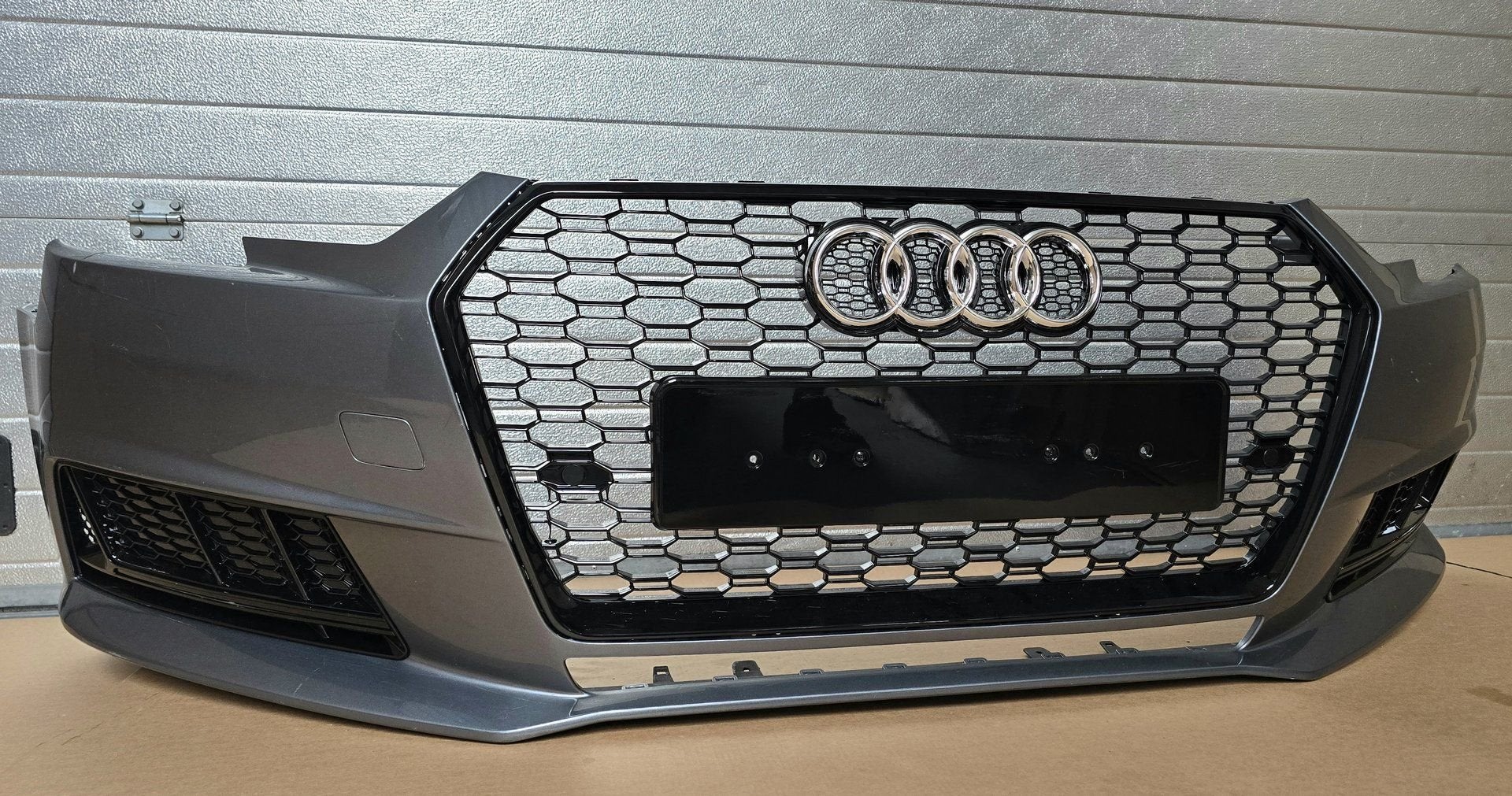 Voorbumper Audi A4 B9 8W ORGINEEL 8W0807437 2016-2019 BUMPER, Gebruikt, -, Voor, Bumper