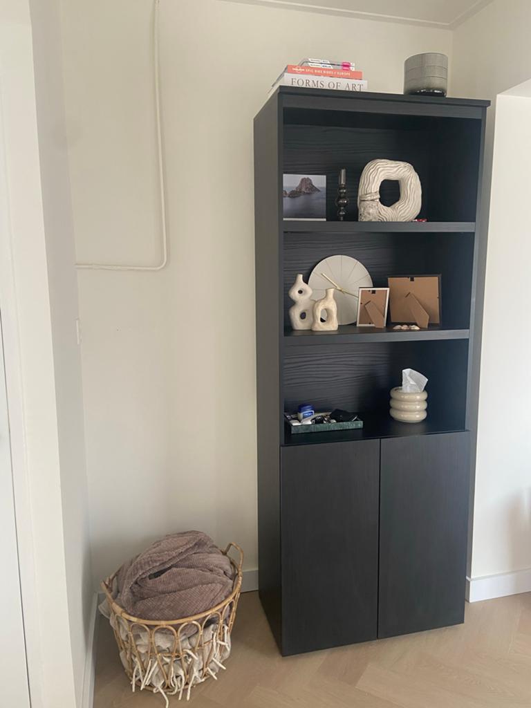 Boekenkast Kopenhagen zenlifestyle Zwart met 2 Deuren, Huis en Inrichting, Kasten | Boekenkasten, Ophalen, 200 cm of meer, 50 tot 100 cm