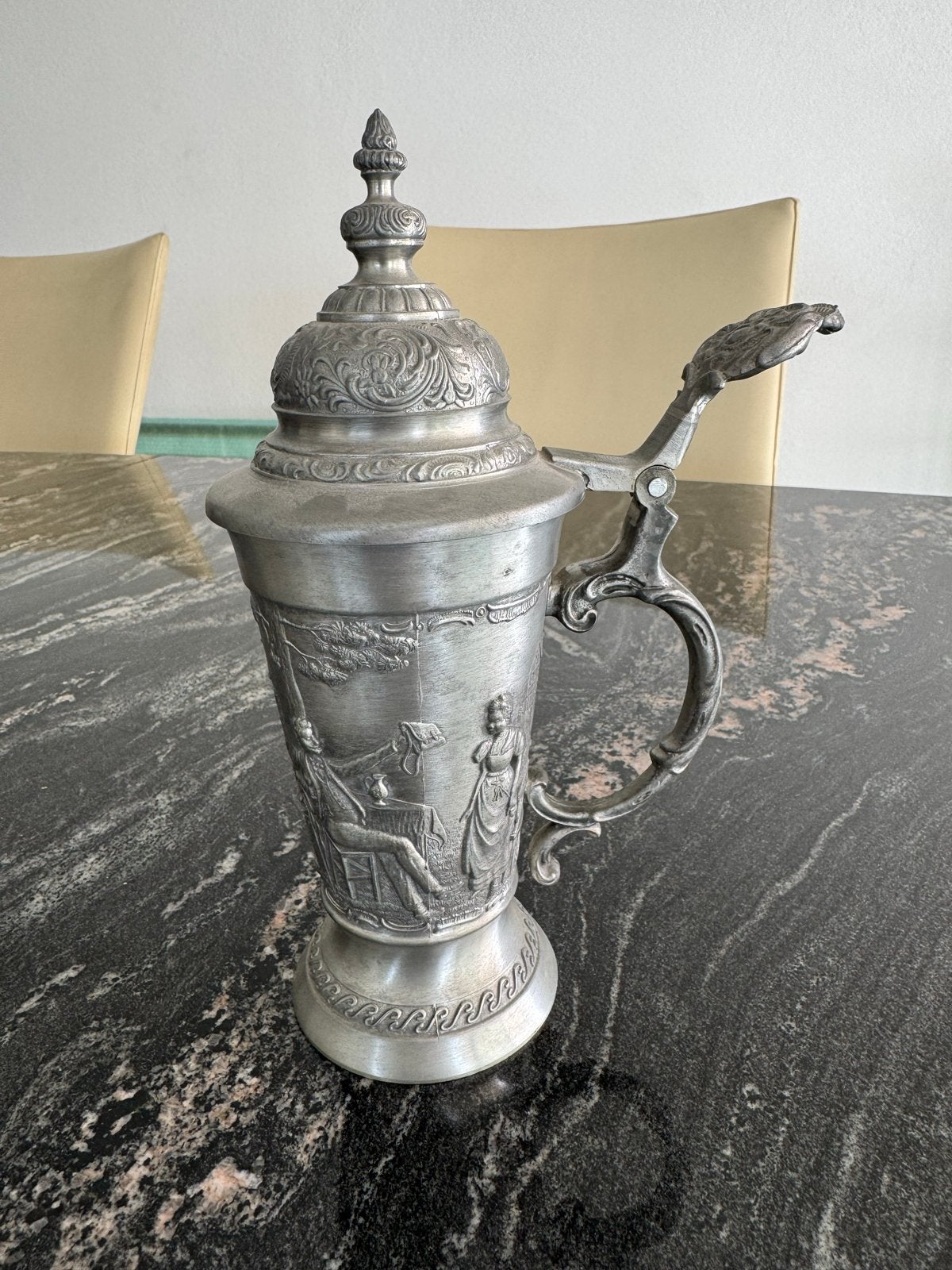 Antieke tinnen bierpul met deksel en reliëfdecoratie, Antiek en Kunst, Ophalen of Verzenden