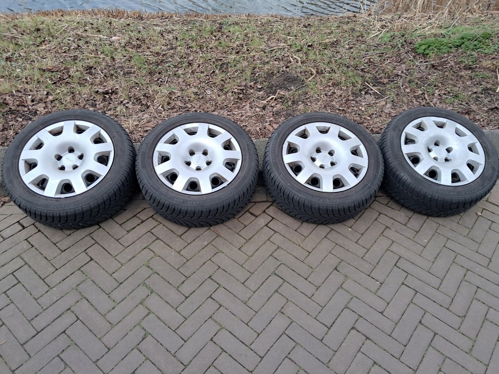 Winterbanden op stalen velg Saab 16", Ophalen