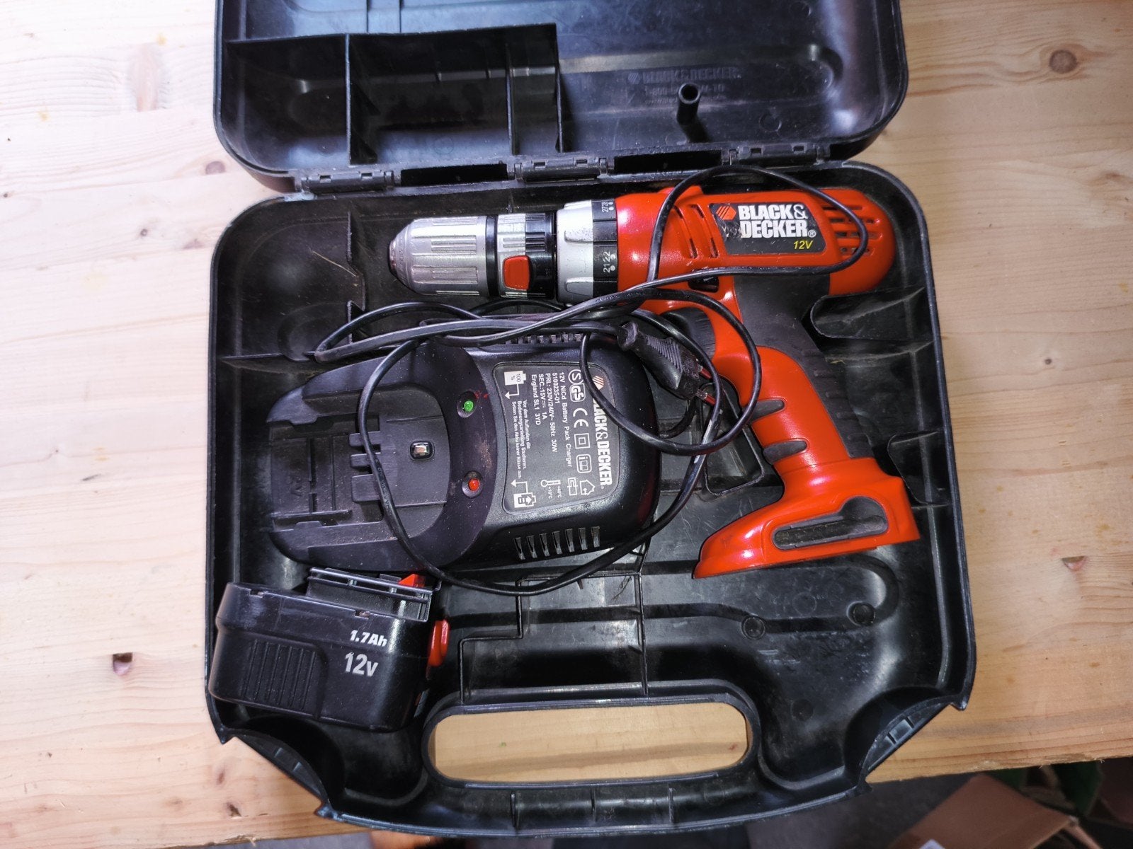 Black & Decker 12V Boor- en Schroefmachine met Accu en Lader, Ophalen of Verzenden, Gebruikt, Minder dan 400 watt, Boor- en Schroefmachine