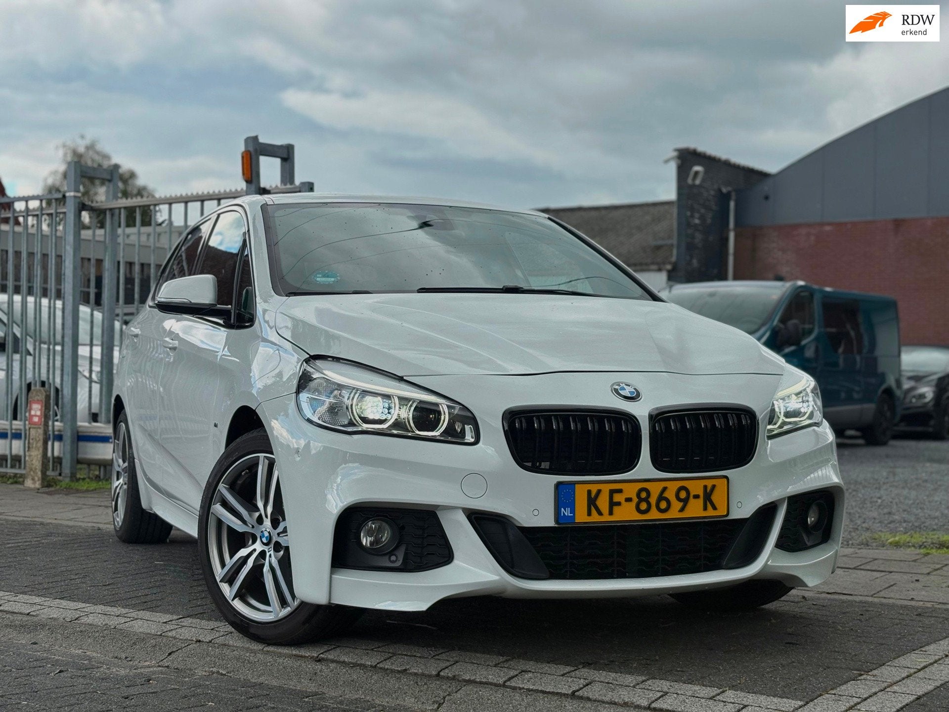 BMW 2-serie Active Tourer 225xe iPerformance M-Sport | Leder, Automaat, 136 pk, Gebruikt, Wit