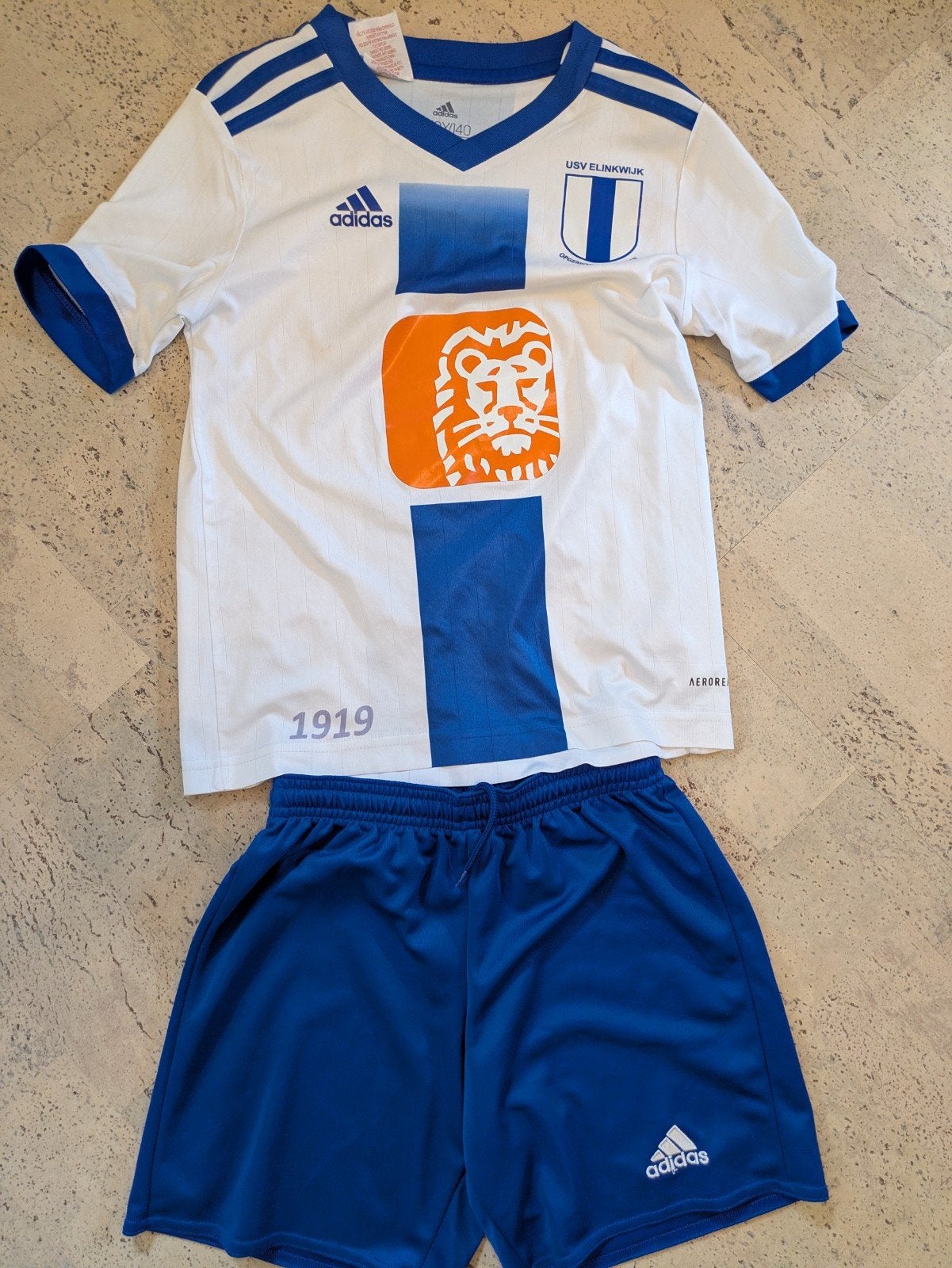 Elinkwijk voetbaltenue maat 140, Kinderen en Baby's, Kinderkleding | Maat 140, Adidas, Gebruikt, Jongen of Meisje, Sport- of Zwemkleding