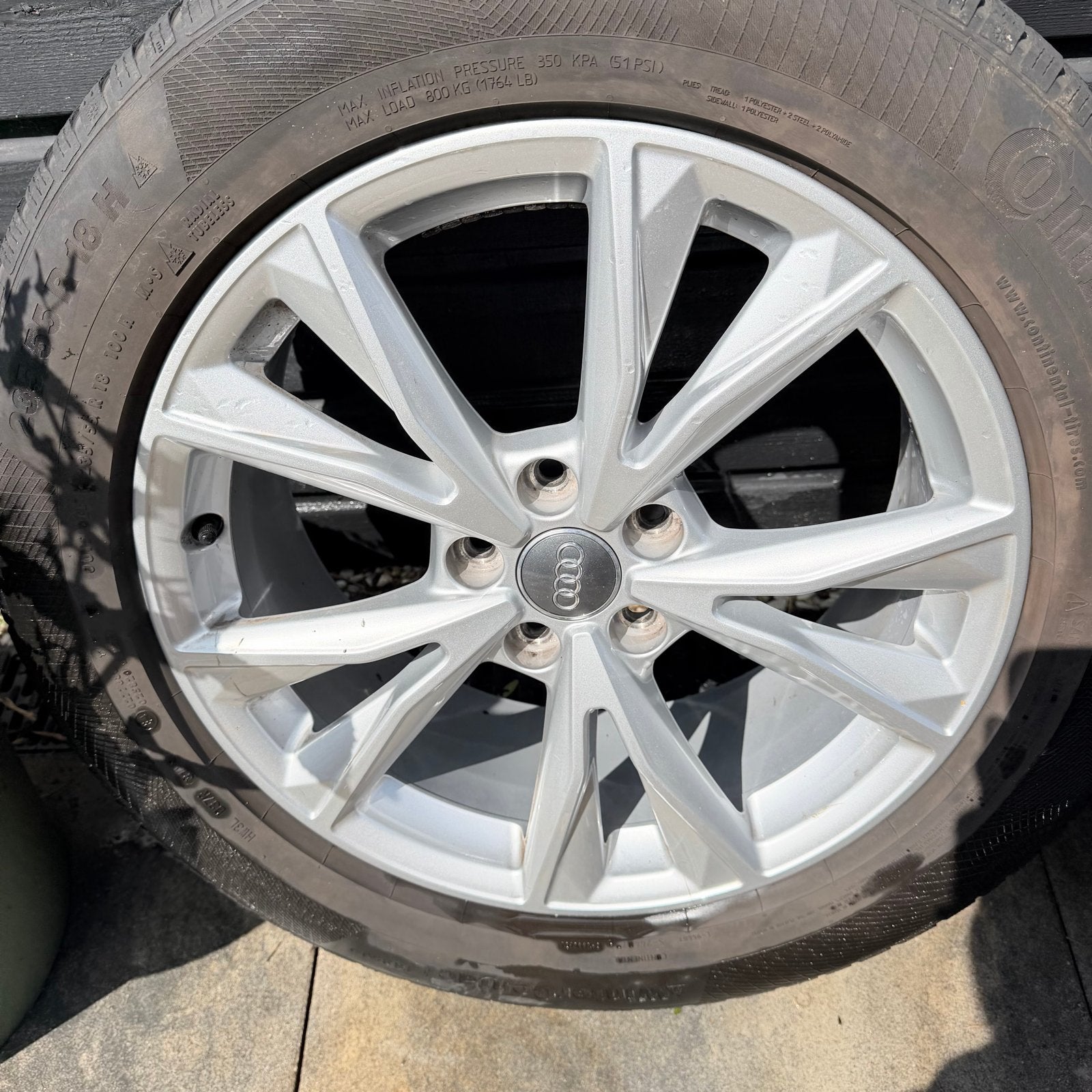 Audi 18 inch velgen met Continental winterbanden, Auto-onderdelen, Banden en Velgen, 18 inch, Gebruikt, Banden en Velgen, 235 mm