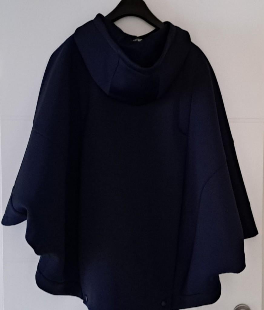 Donkerblauwe cape jas van Bugatti maat 42 (valt ruim), Blauw, Maat 42/44 (L), Zo goed als nieuw, Jasje