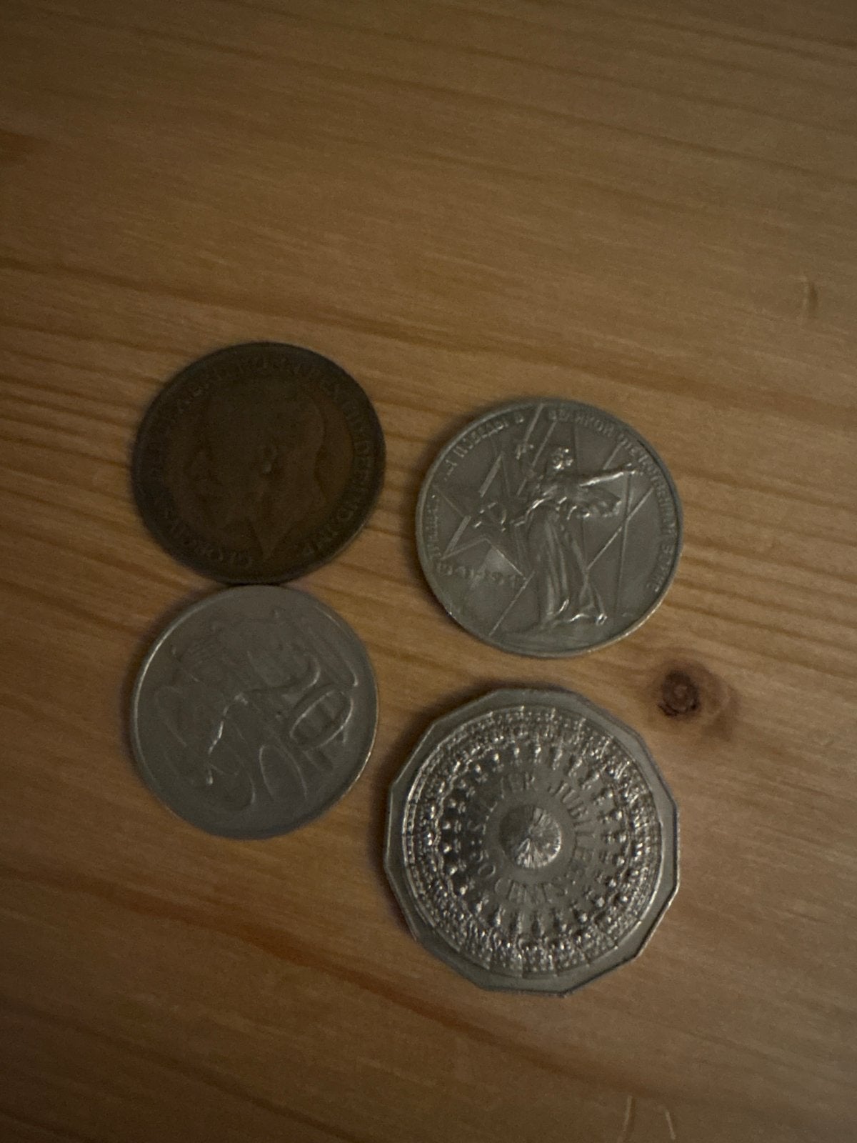 Herdenkingsmunten: Australië, Rusland, Groot-Brittannië, Ophalen of Verzenden, Losse munt