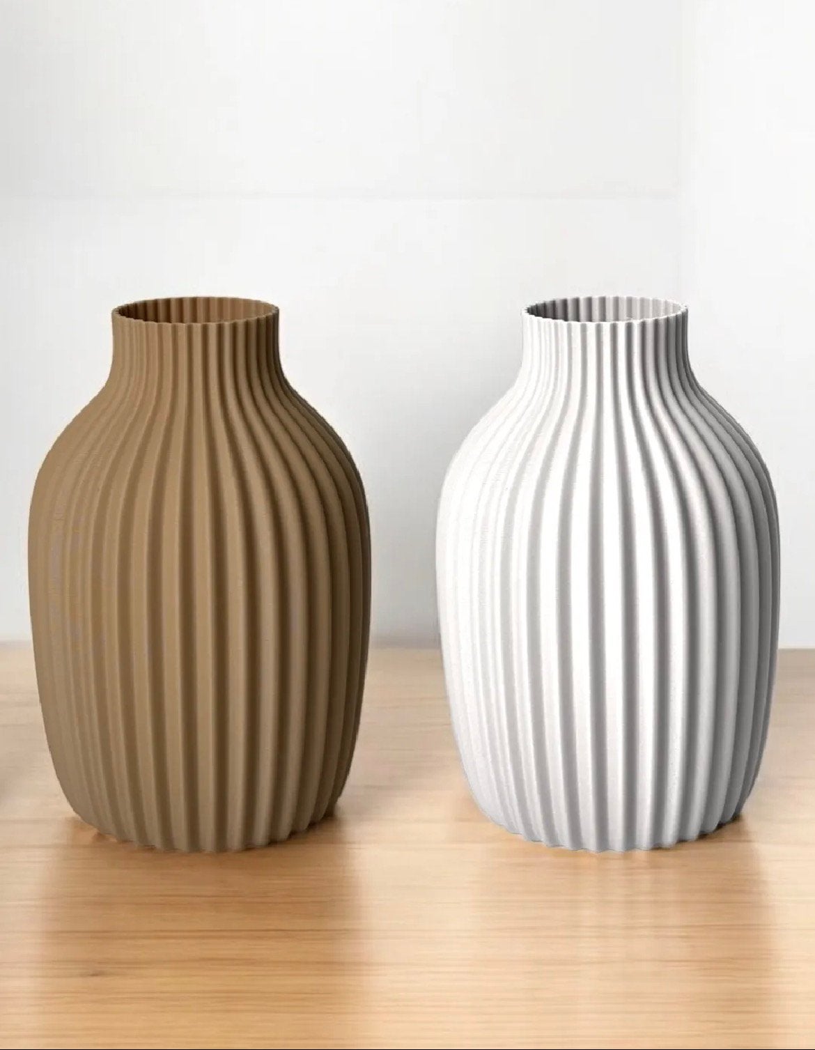 Mooie moderne vaas met geribbeld design, Overige materialen, Met patroon/structuur, Wit, Nieuw