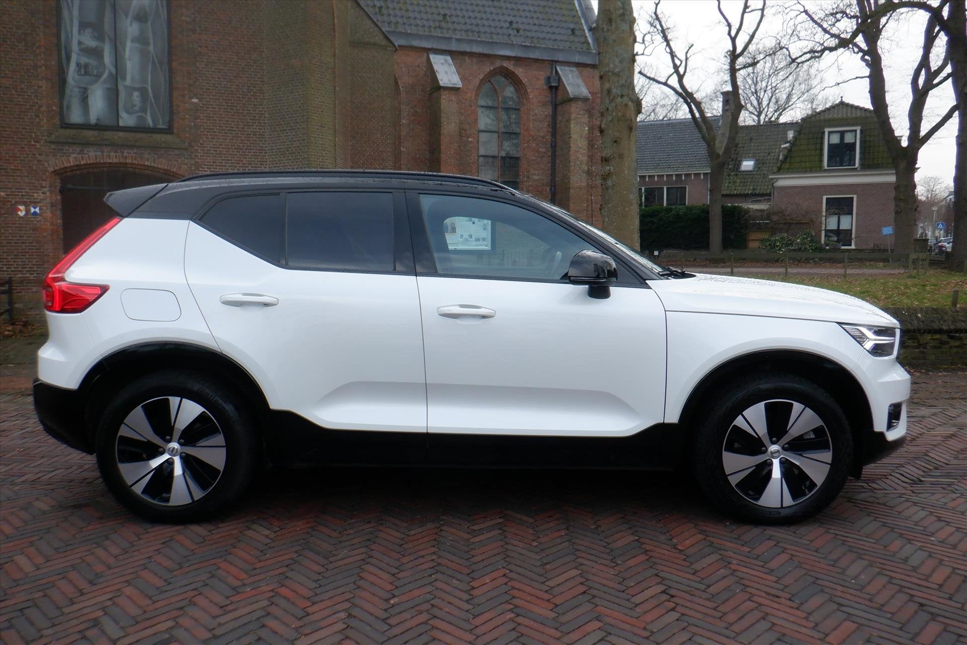 Volvo Xc40 T5 Twin Engine 262pk PLUG-IN / R-Design Expressio, 1712 kg, 179 pk, Wit, Plug-in hybride