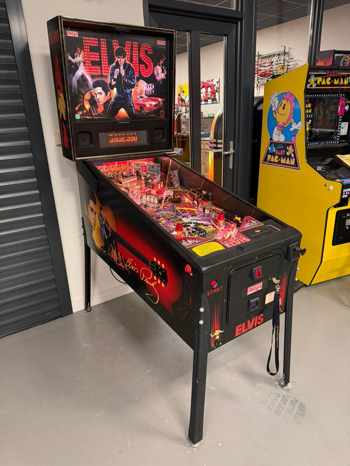Prachtige flipperkast Stern Elvis Presley Pinball, Ophalen, Stern, Zo goed als nieuw, Dot-matrix