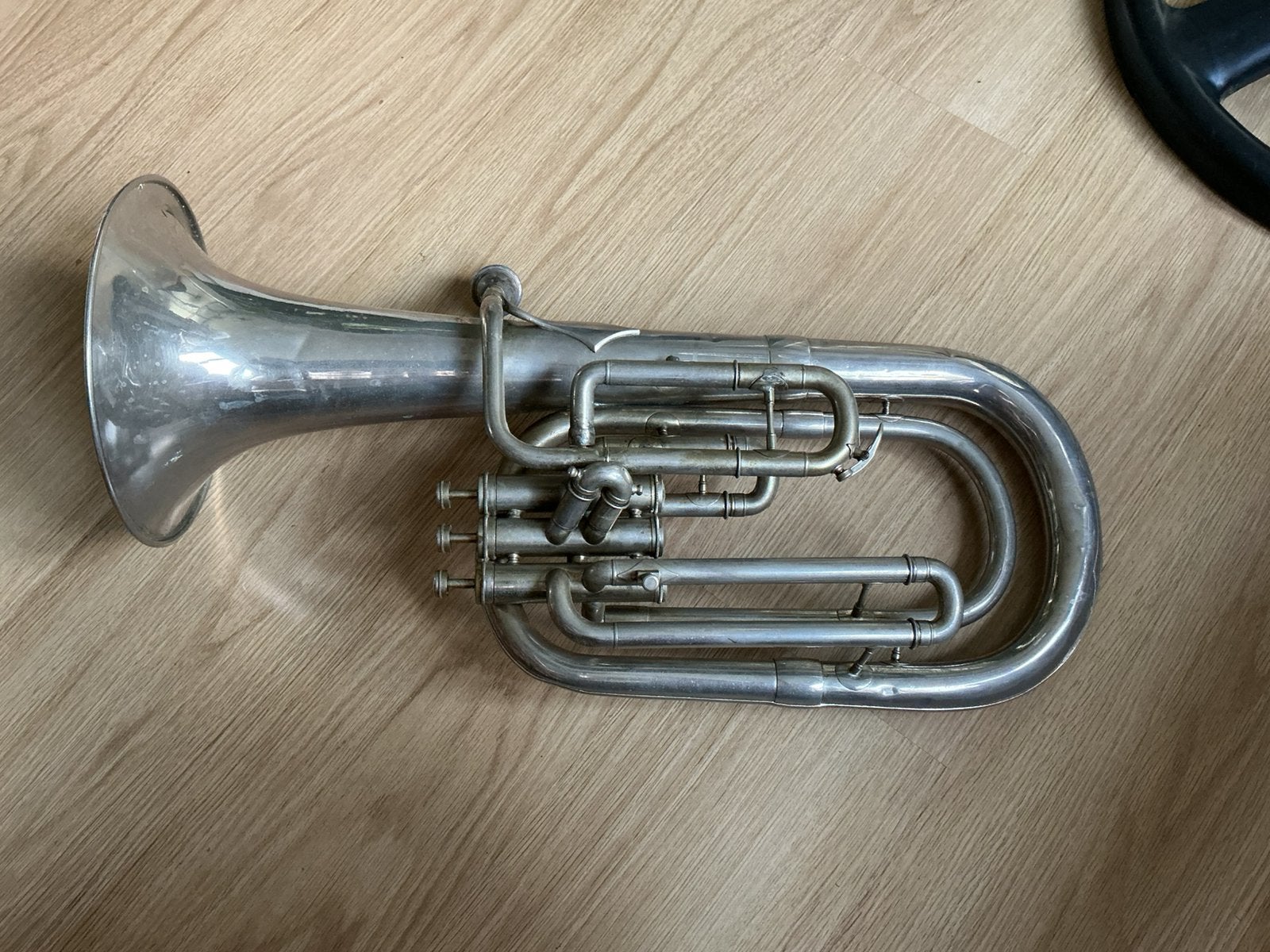 Oude Franse koperblazer "Couesnon & Cie" OPKNAPPER, Muziek en Instrumenten, Blaasinstrumenten | Trompetten, Ophalen of Verzenden