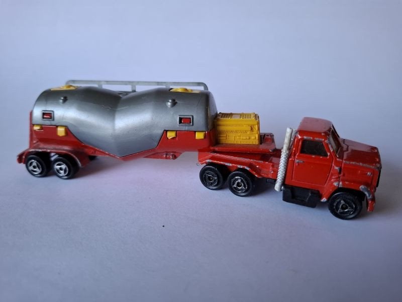 GMC trailer en tanker combinatie Majorette schaal 1 op 100, Ophalen of Verzenden, Zo goed als nieuw, Bus of Vrachtwagen, Majorette
