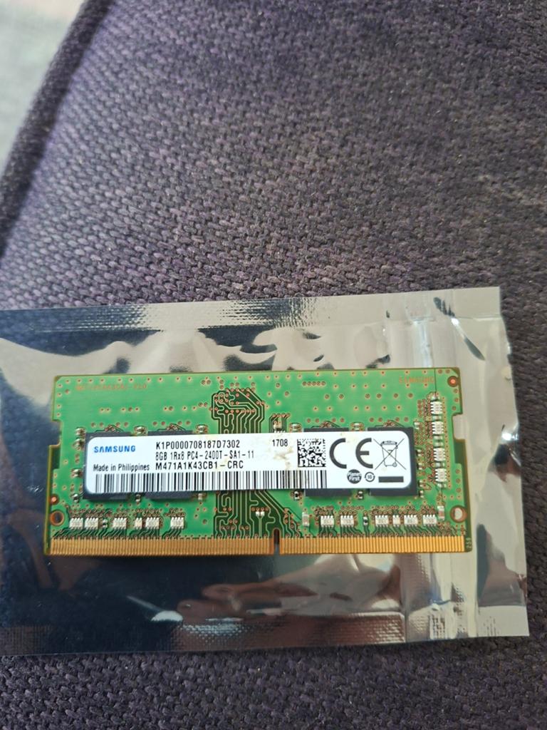 Samsung 8gb 2400Mhz ddr4 sodimm ram geheugen, DDR4, 8 GB, Ophalen of Verzenden, Zo goed als nieuw