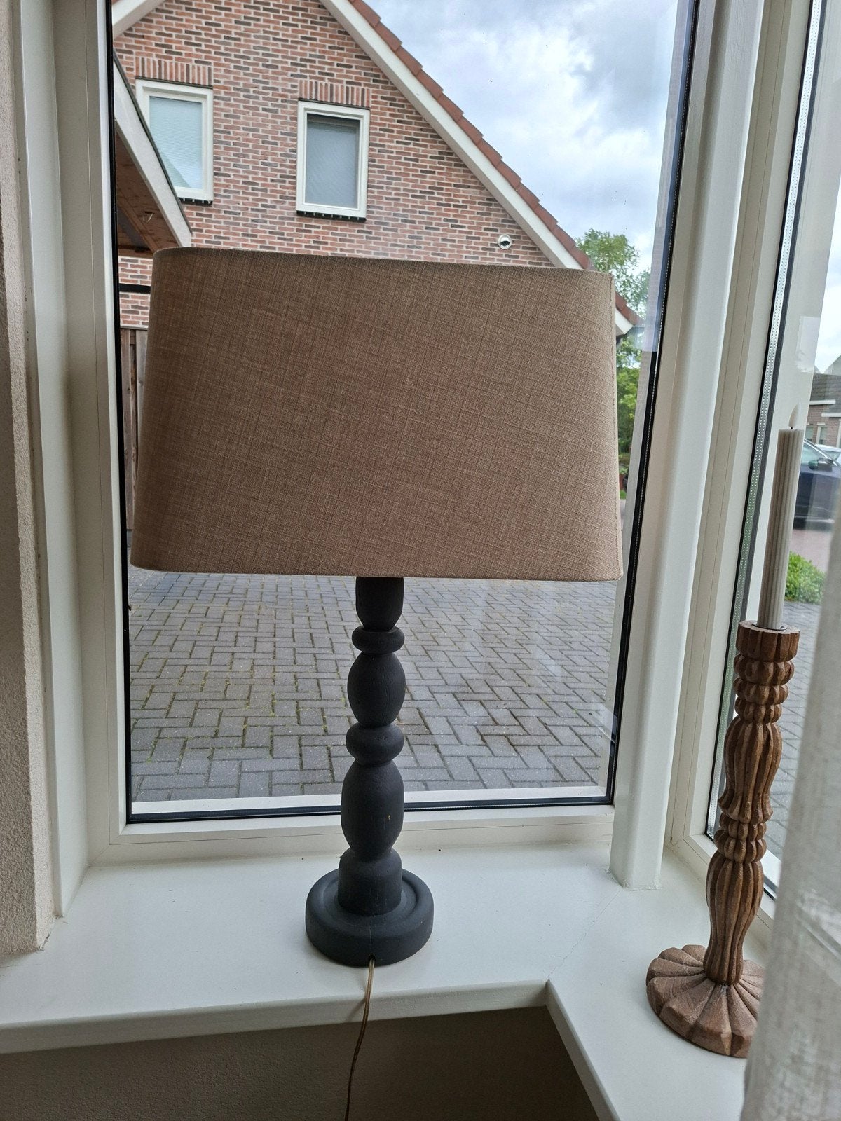 Hoge tafellamp met crème kap en antraciet voet, Ophalen, Gebruikt, Hout