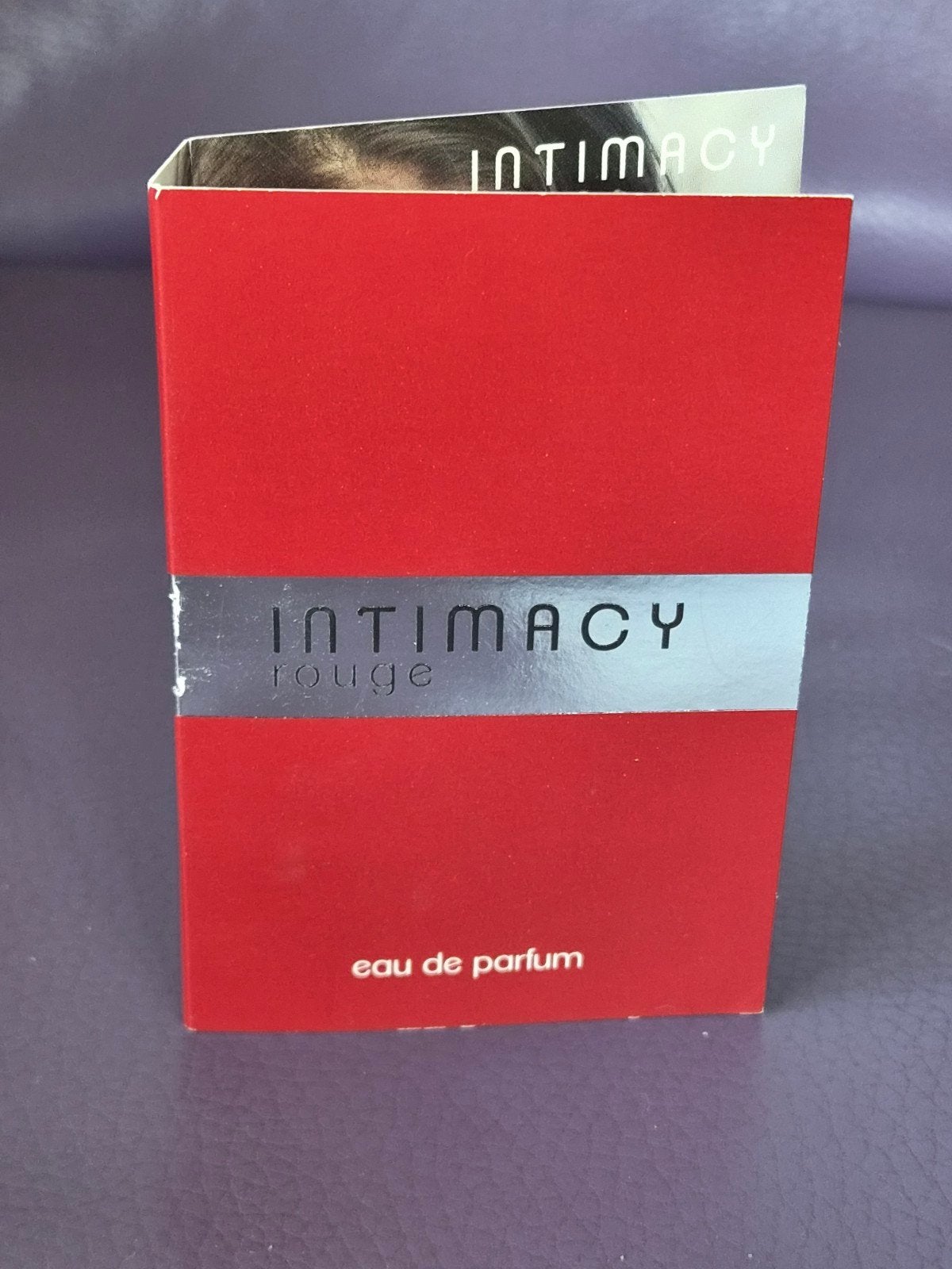Intimacy Rouge Eau de Parfum Sample - 1.2ml, Sieraden, Tassen en Uiterlijk, Uiterlijk | Parfum, Verzenden, Nieuw