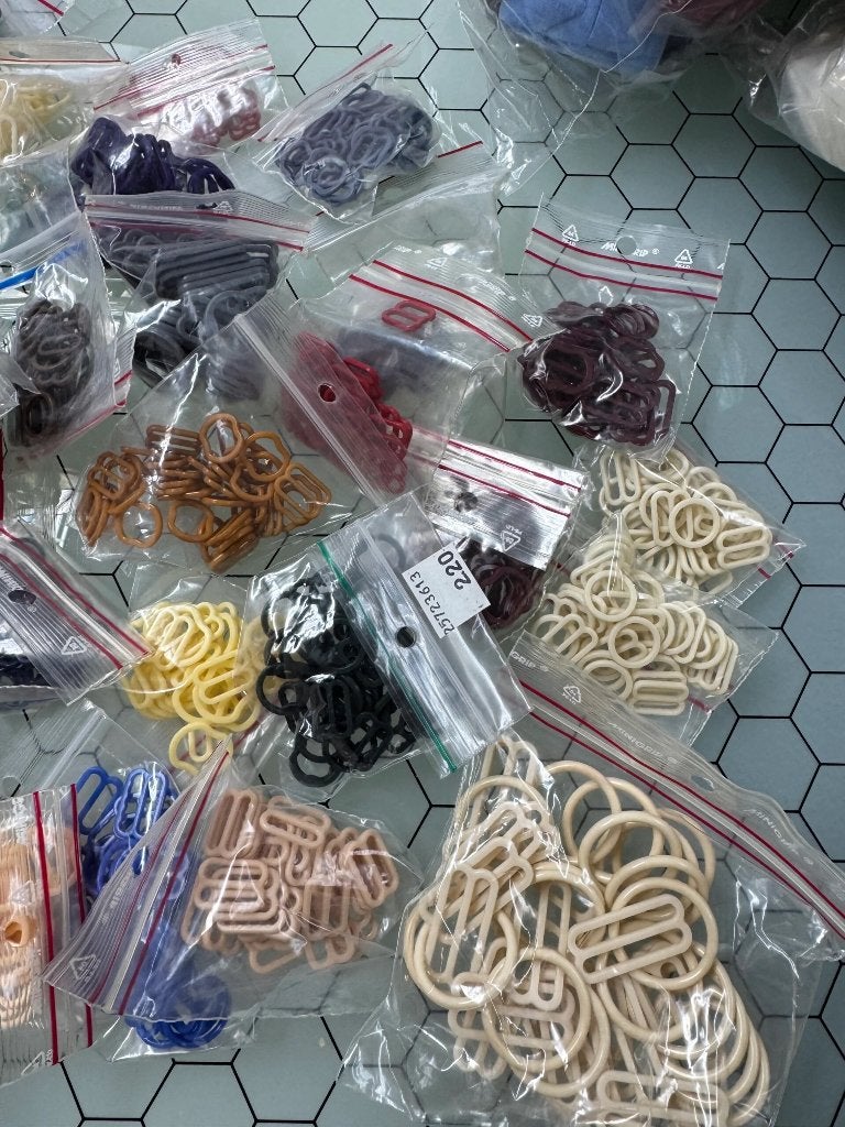 Partij BH en bikini fournituren ca. 1500 stuks, Ophalen of Verzenden, Nieuw, Overige typen