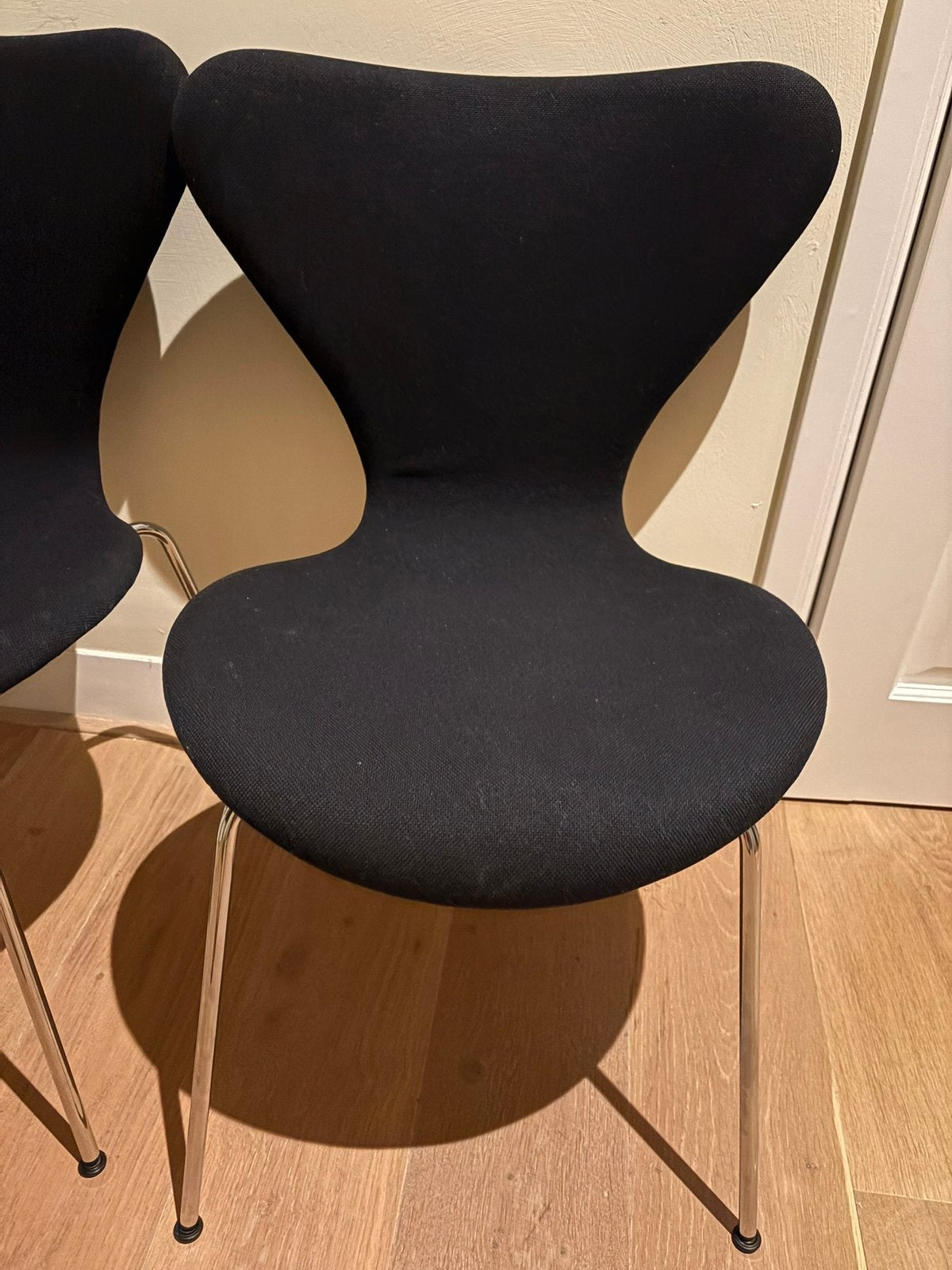 Fritz Hansen Vlinderstoel - Arne Jacobsen - Zwart, Huis en Inrichting, Stoelen, Ophalen, Gebruikt, Twee, Zwart