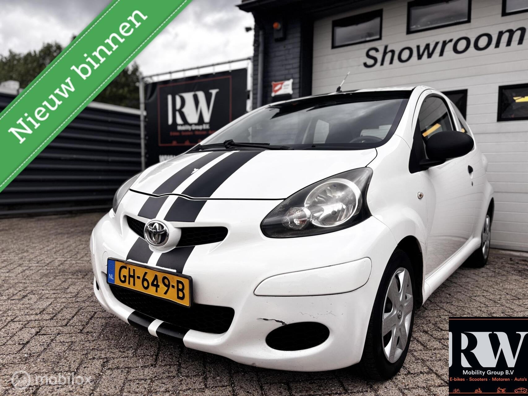 Toyota Aygo 1.0-12V Comfort met APK tot 06-2027!, Voorwielaandrijving, Gebruikt, 4 stoelen, Bedrijf