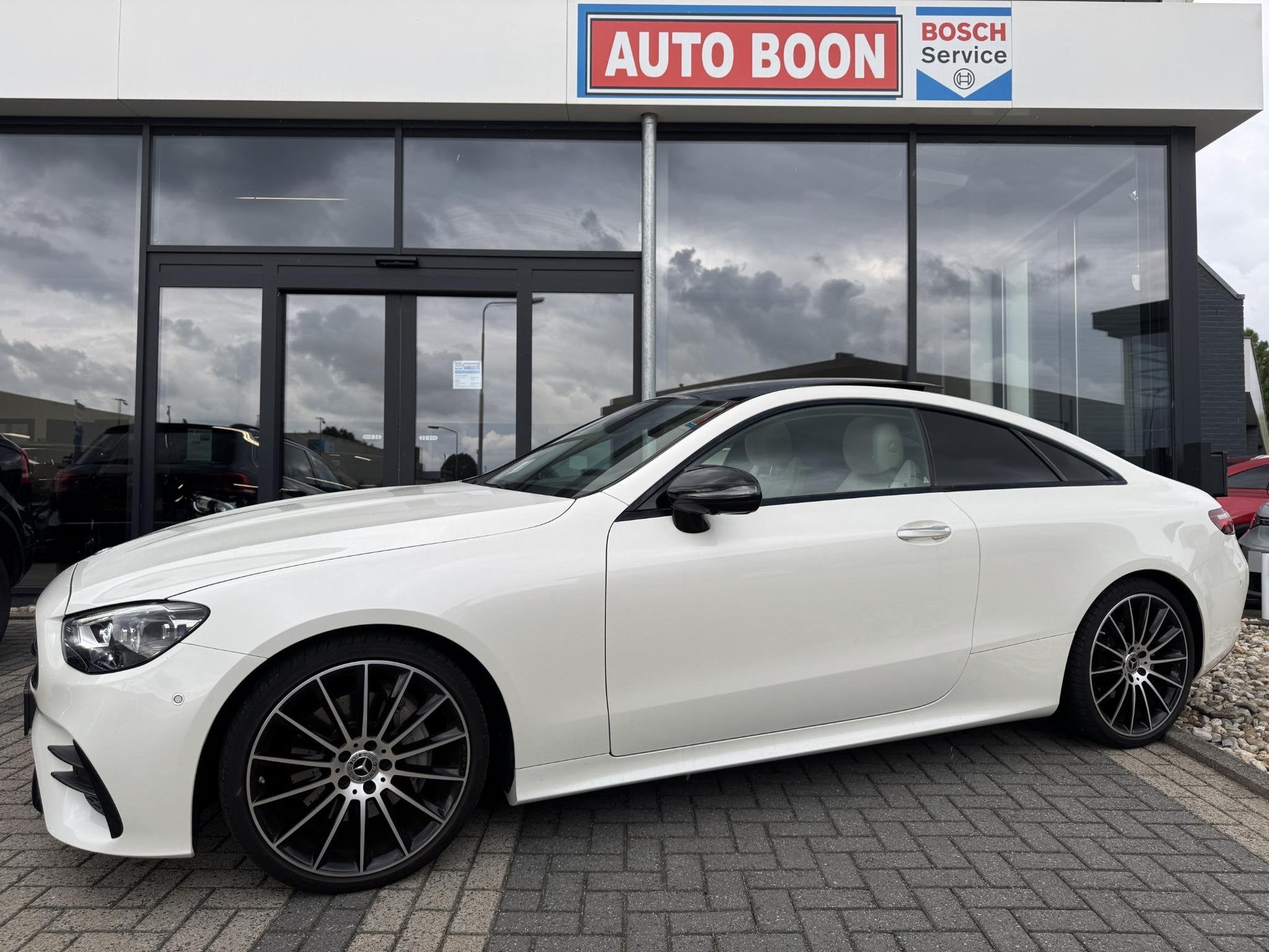 Mercedes-Benz E-klasse Coupé 200 AMG NIGHT PANO/BURMESTER/H, Auto's, Mercedes-Benz, Automaat, Achterwielaandrijving, 4 cilinders