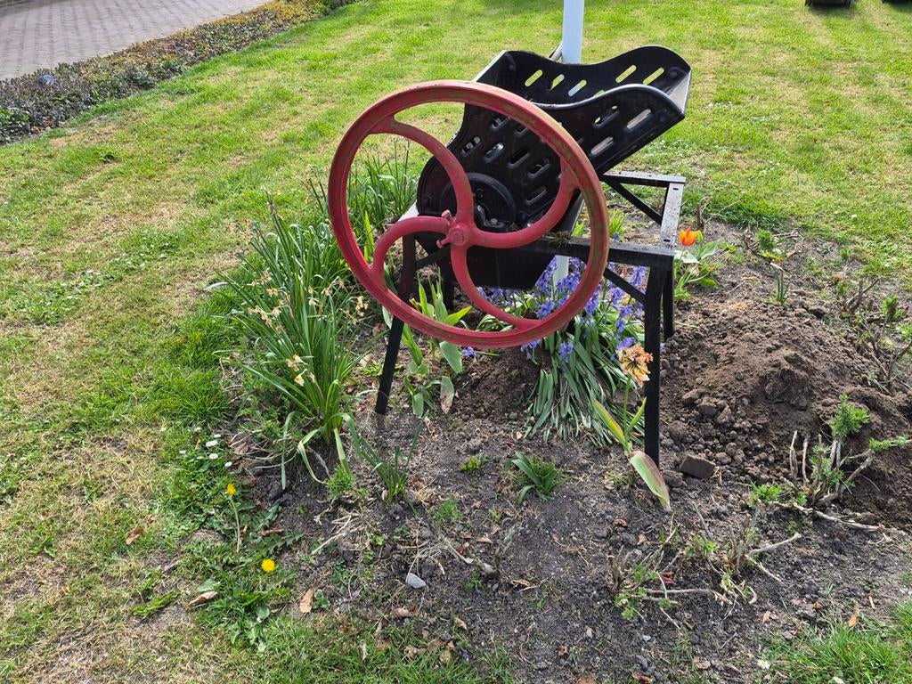 Nette bietenmolen, Ophalen