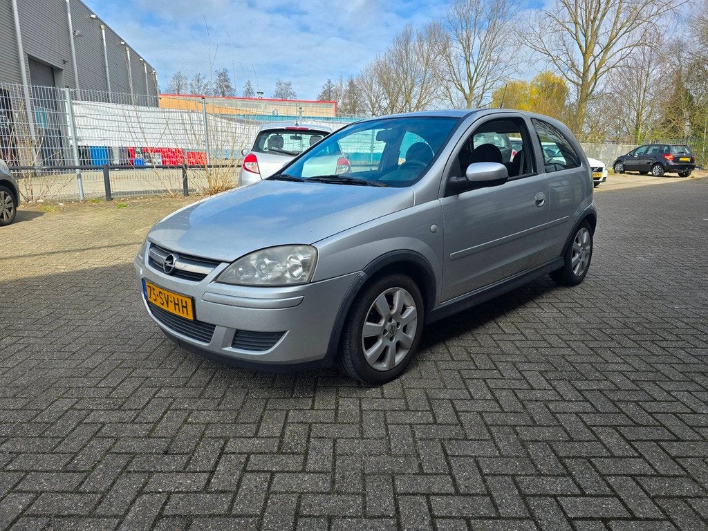 Opel Corsa 1.2-16V Silverline AIRCO NAP NL AUTO, Voorwielaandrijving, 450 kg, Gebruikt, 31 €/maand