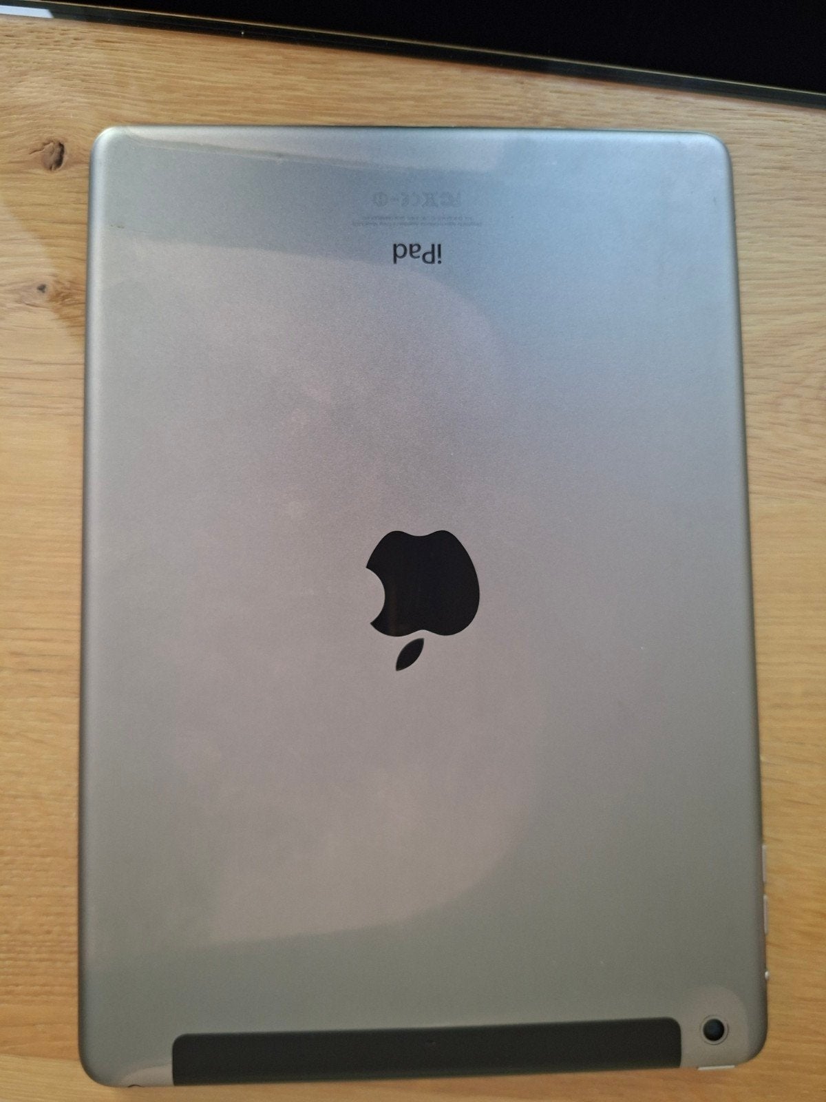iPad Air A1475 Wifi + GSM (zonder lader/kabel), 10 inch, Gebruikt, Wit, Apple iPad Air
