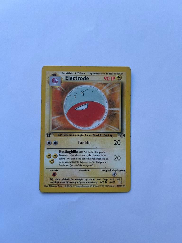 Electrode 90 IP Nederlandse Jungle 1st Edition 18/64, Hobby en Vrije tijd, Verzamelkaartspellen | Pokémon, Gebruikt, Losse kaart