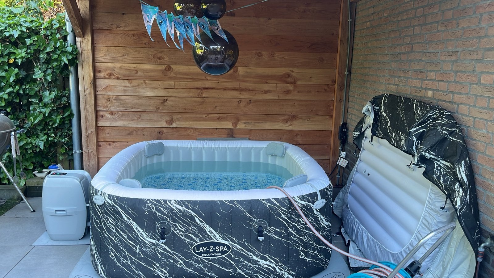 Lay-Z-Spa Hollywood opblaasbare jacuzzi met LED verlichting, Ophalen, Zo goed als nieuw, Afdekzeil, Opblaasbaar