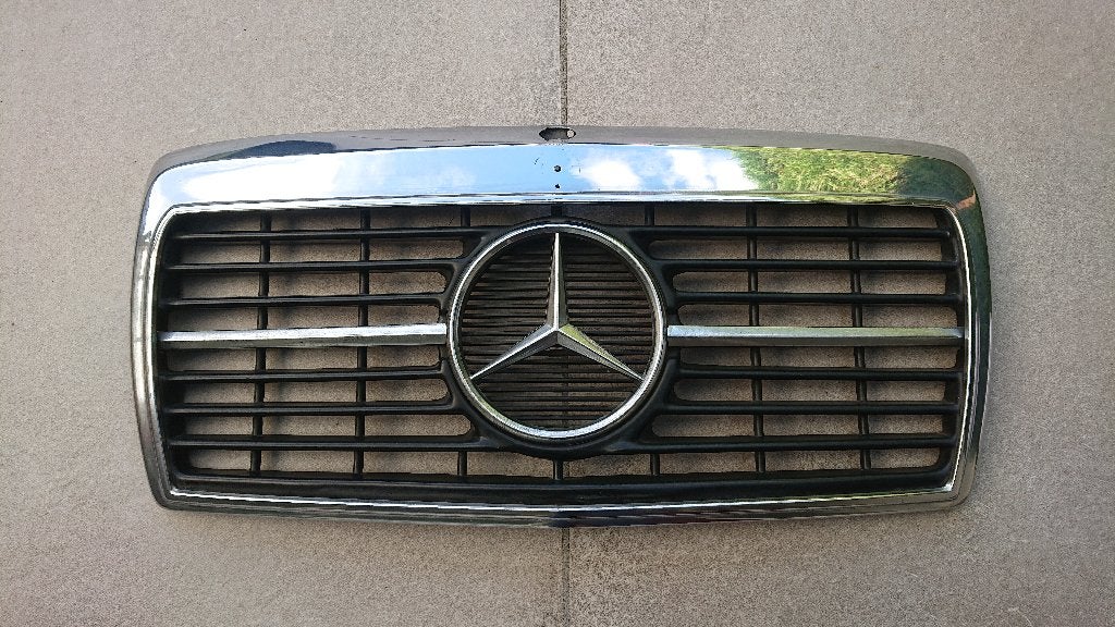 Mercedes w124 Sport grille, Auto-onderdelen, Carrosserie en Plaatwerk, Ophalen of Verzenden, Gebruikt, Mercedes-Benz, Motorkap