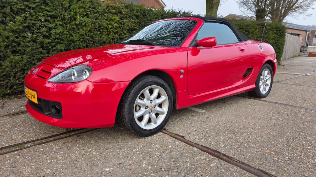 MG TF 1.6 I 115 2003 Rood, Auto's, MG, Achterwielaandrijving, 40 €/maand, 4 cilinders, Cabriolet