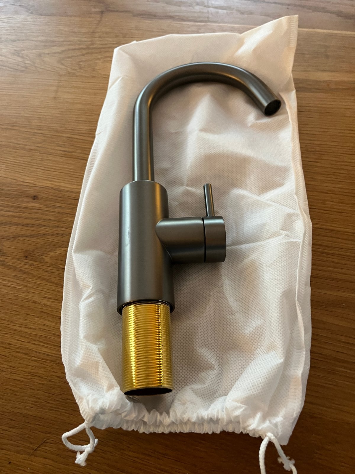 IVY Bond Wastafelkraan Geborsteld metaal black PVD gun metal, Ophalen of Verzenden, Nieuw, Rvs, Kraan