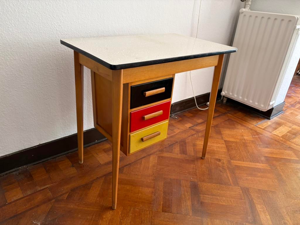 Uniek vintage bureau ontworpen door Piet Zwart, Ophalen, Hout, 50 cm, Vintage
