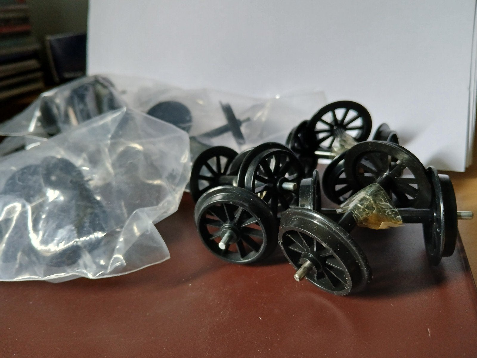 LGB Kunststofwielen nr 67401 - 5x2 sets, Hobby en Vrije tijd, Ophalen