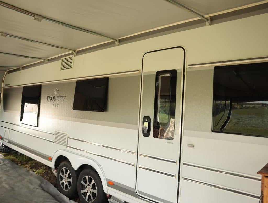LMC VIP Exquisite 685VIP – luxe, ruimte én gemak met movers!, Caravans en Kamperen, Caravans, Queensbed, Rondzit, Ringverwarming