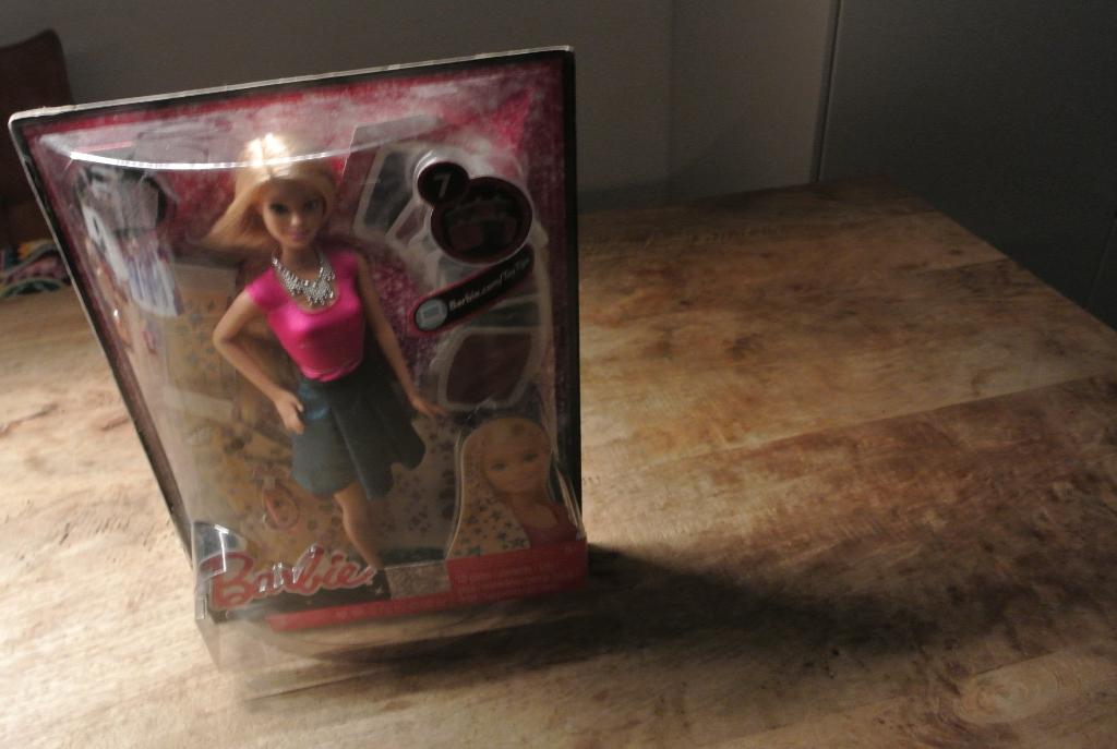 Barbie Glitter Hair / nr 1, Kinderen en Baby's, Speelgoed | Poppen, Ophalen of Verzenden, Nieuw, Barbie