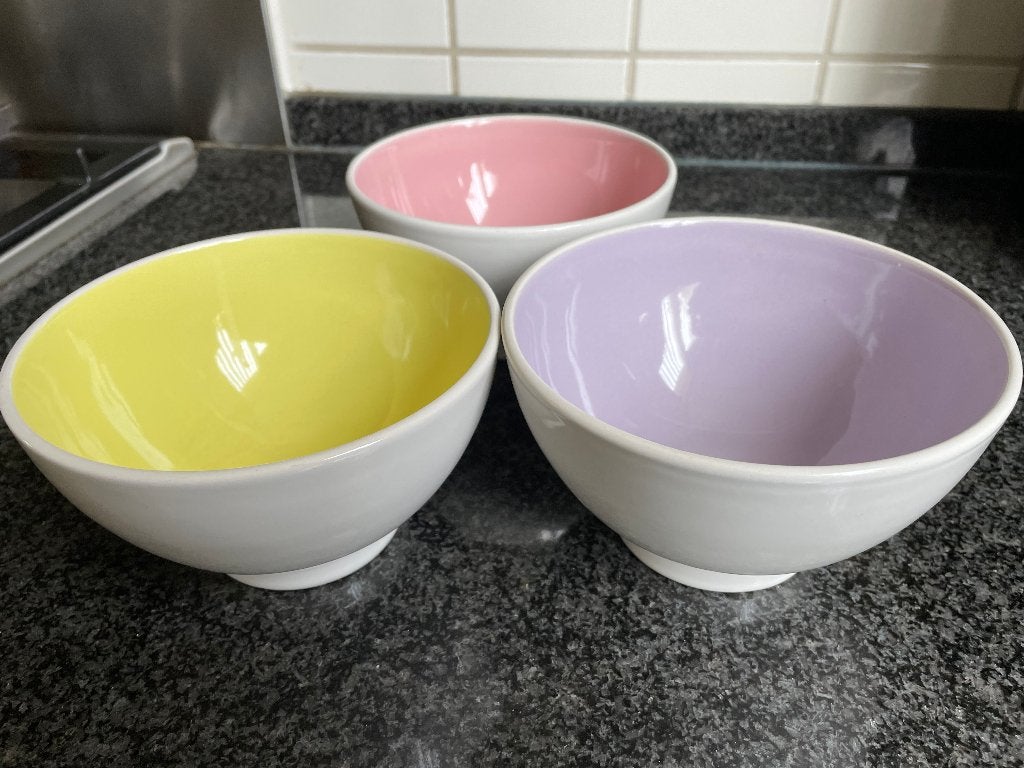 Kom wit/gekleurd pastel x 3 - Nieuw, Overige materialen, Overige merken, Nieuw, Ophalen of Verzenden