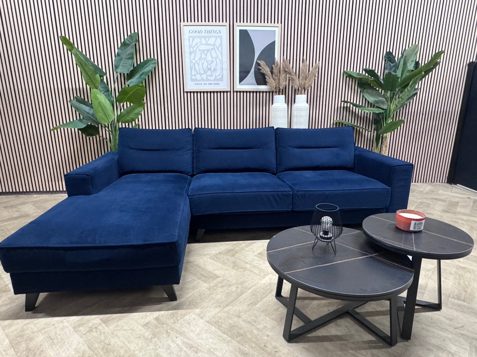 ZGAN Velvet Room108 Hoekbank Cloë - Dark Blue - 274 x 175, Hoekbank, 300 cm of meer, Ophalen of Verzenden, Zo goed als nieuw
