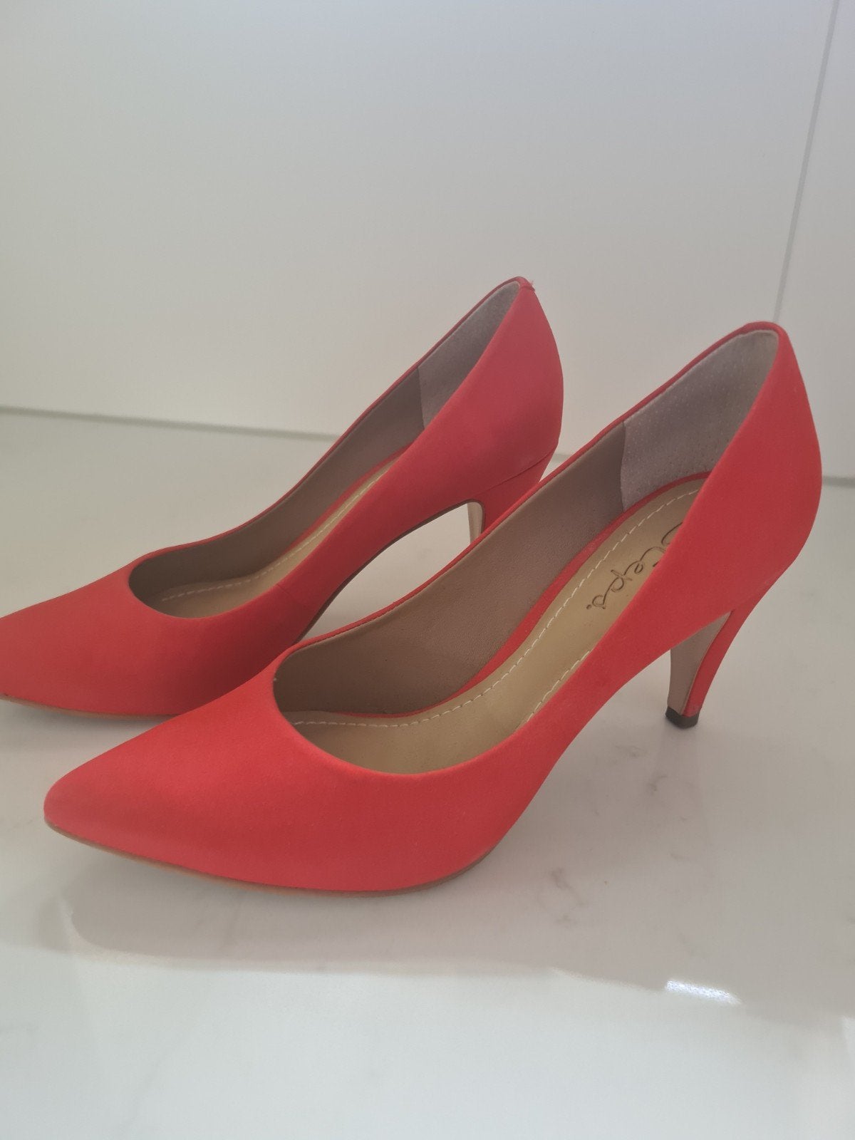 Stylisch pump heart mt 39, Ophalen of Verzenden, Zo goed als nieuw, Zwart