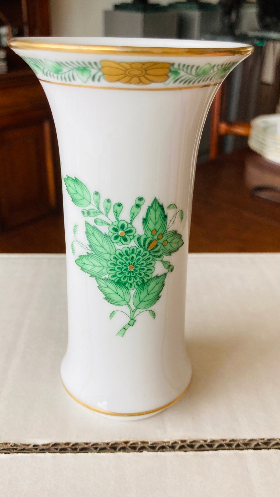 Herend groen vaasje, hoog 11,5 cm nieuw, Antiek en Kunst, Ophalen of Verzenden