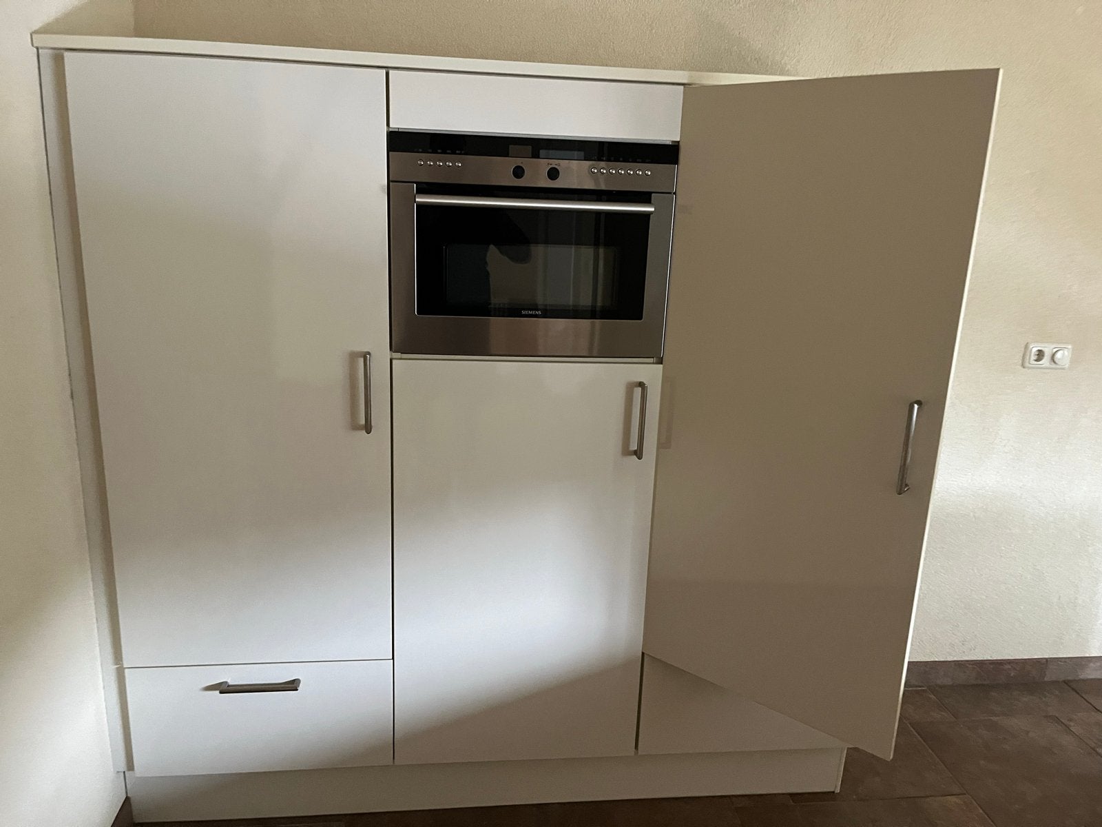 Moderne witte keuken met kookeiland, Huis en Inrichting, Gebruikt, Wit, Graniet of Steen, Dubbelwandige keuken