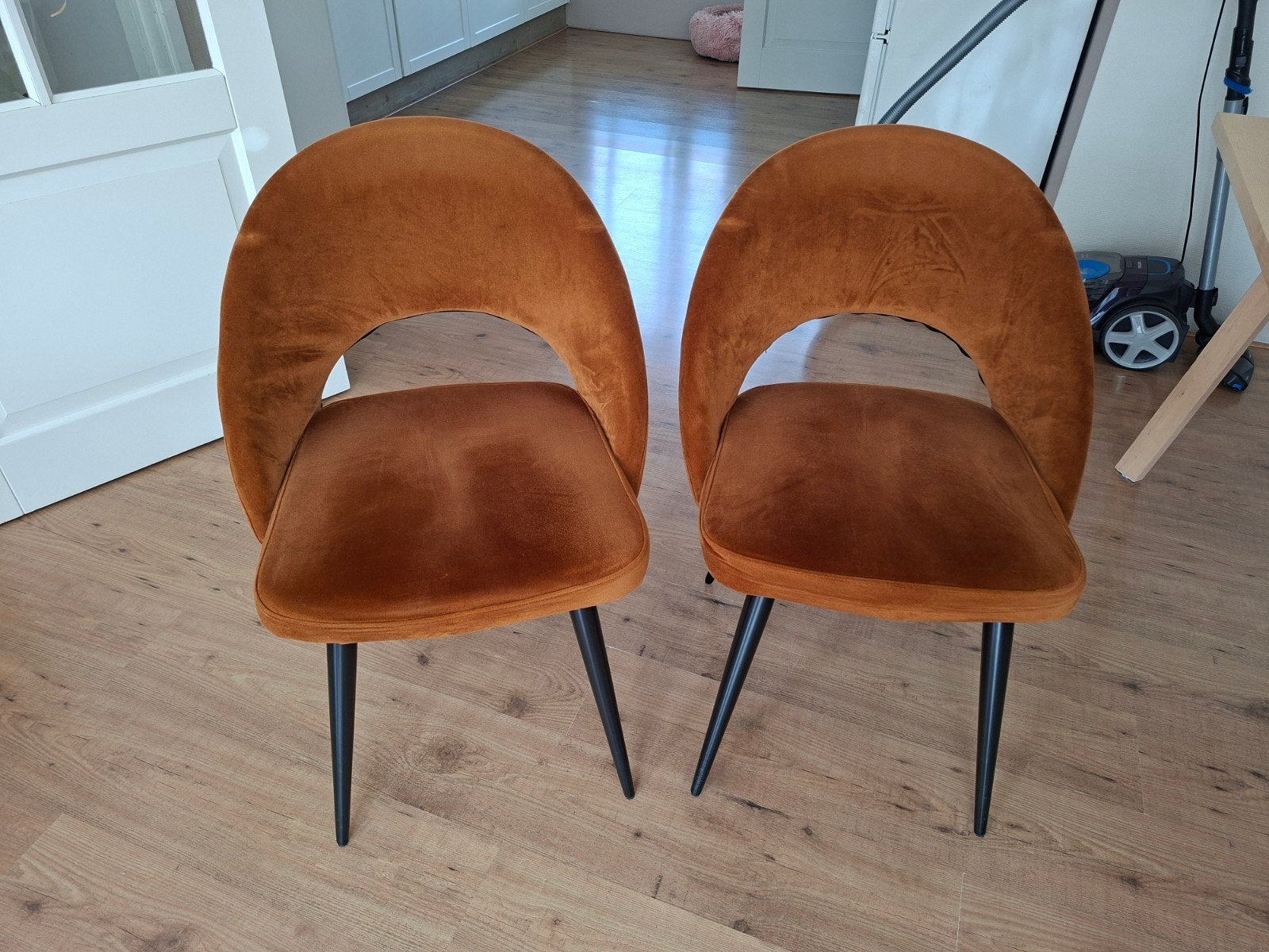 2x Karwei Novi stoel roestbruin, Huis en Inrichting, Stoelen, Ophalen, Zo goed als nieuw, Twee