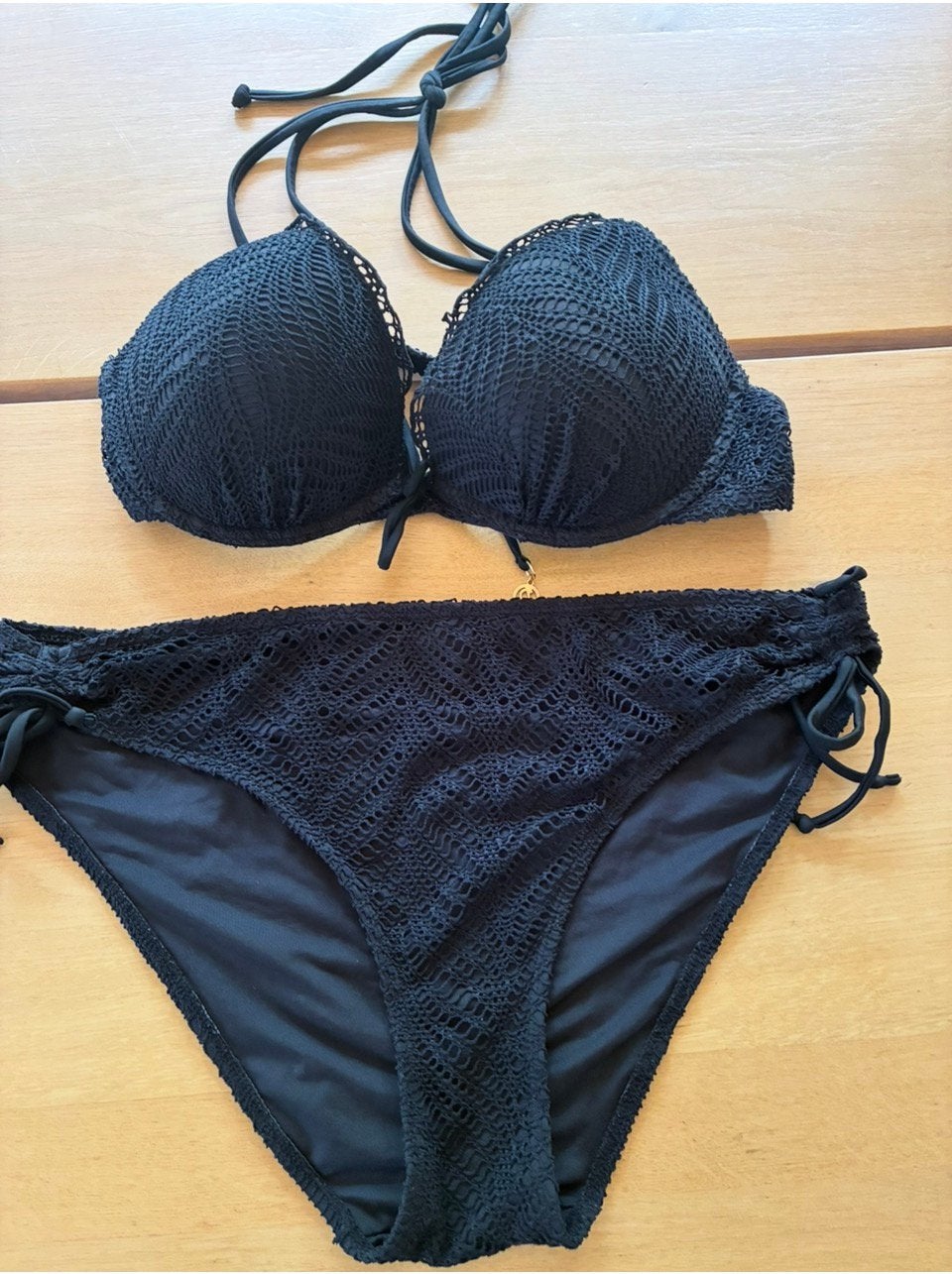 Hunkemöller Doutzen's bikini zwart 80D/85D zgan, Ophalen of Verzenden, Zo goed als nieuw, Zwart, Bikini